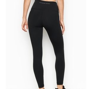 Victoria's secret incredible studio leggings size 6  27"inseam